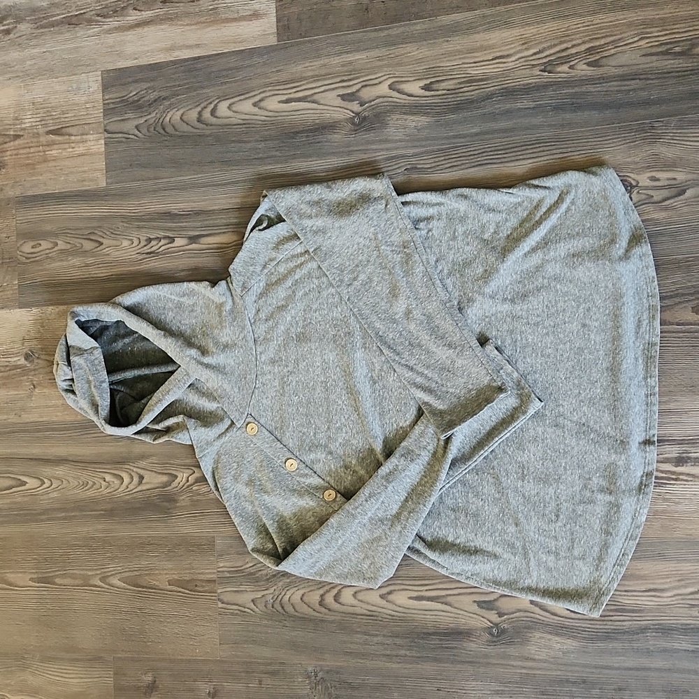 Betsey's Boutique Shop Hooded Tunic. Heathered Green.